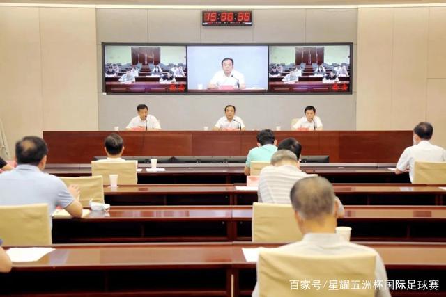 累坏了！杜兰特左小腿拉伤 至少伤停两周时间